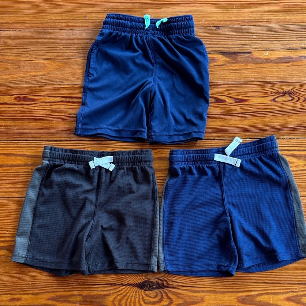 3 Boys Polyester Shorts 1 Navy Cat & Jack 1 Navy Carters 1 Black Carters Size 3T